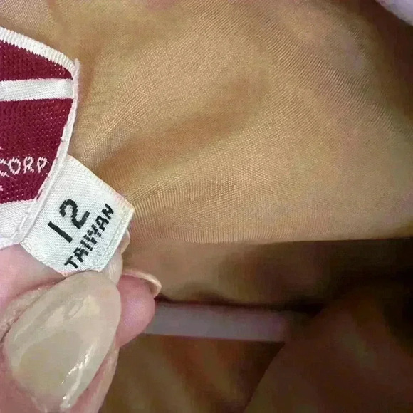 Vintage Fingerhut trench coat. Burgundy and tan. Size 12. Lined. Detachable hood - Picture 8 of 12